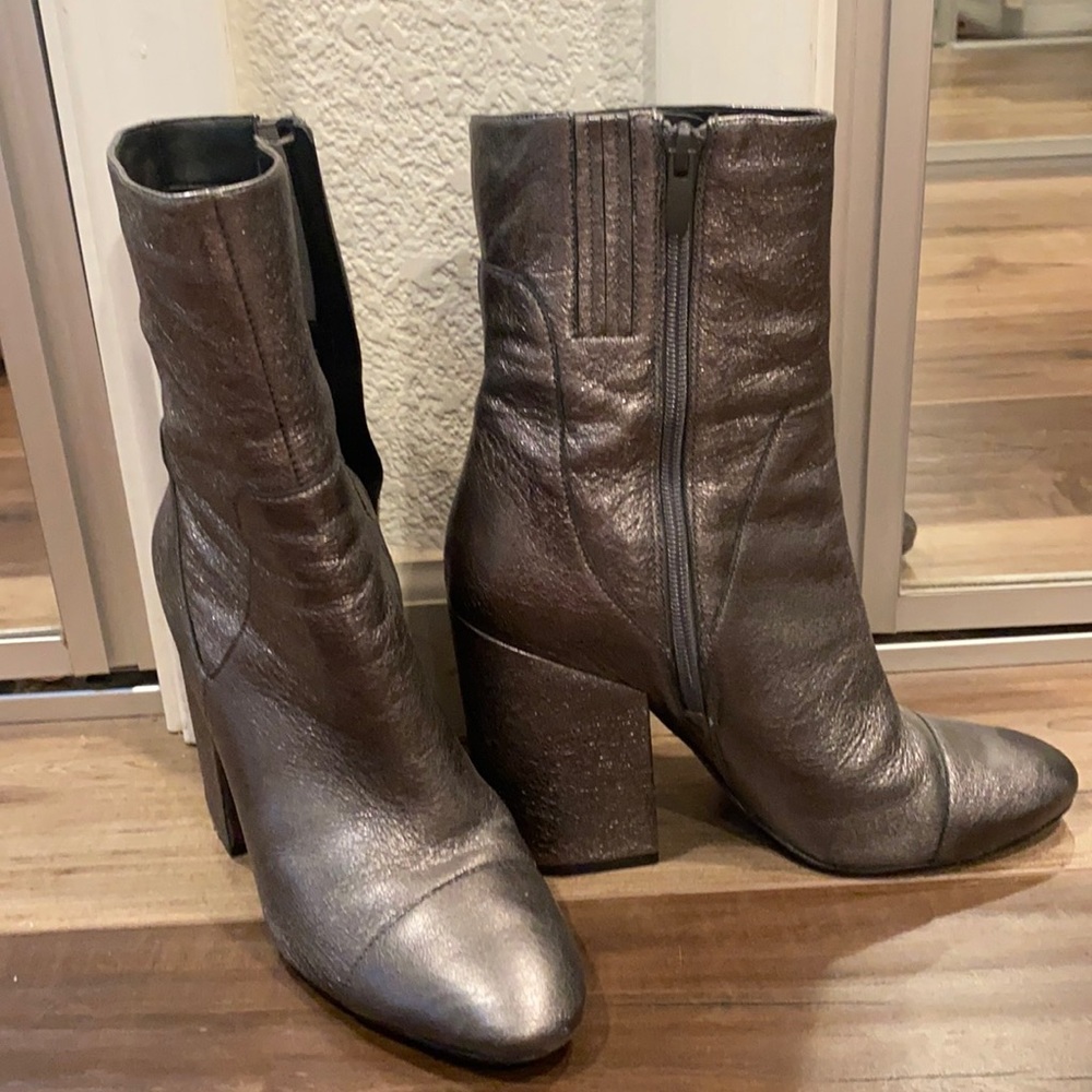 Kendall + Kylie Metallic Booties - EUC